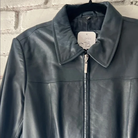 Women's Black Leather Zip-Front Jacket - Picture 5 of 10